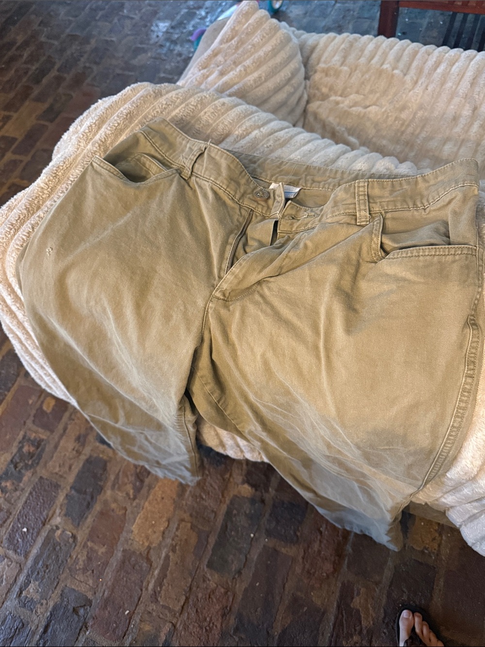 Columbia Men's Casual Cotton Chino Pants in Olive